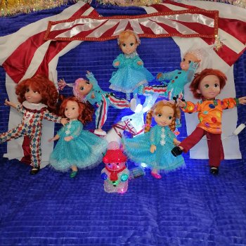 Цирк снова зажигвает огни .