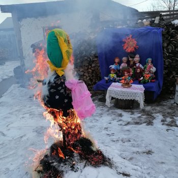 Масленица - Воскресенье . Сжигание чучела зимы.