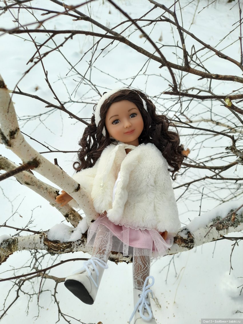 Прогулка Кайлы в зимнем лесу