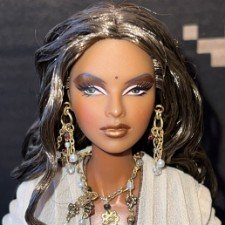 Иша Fashion Royalty