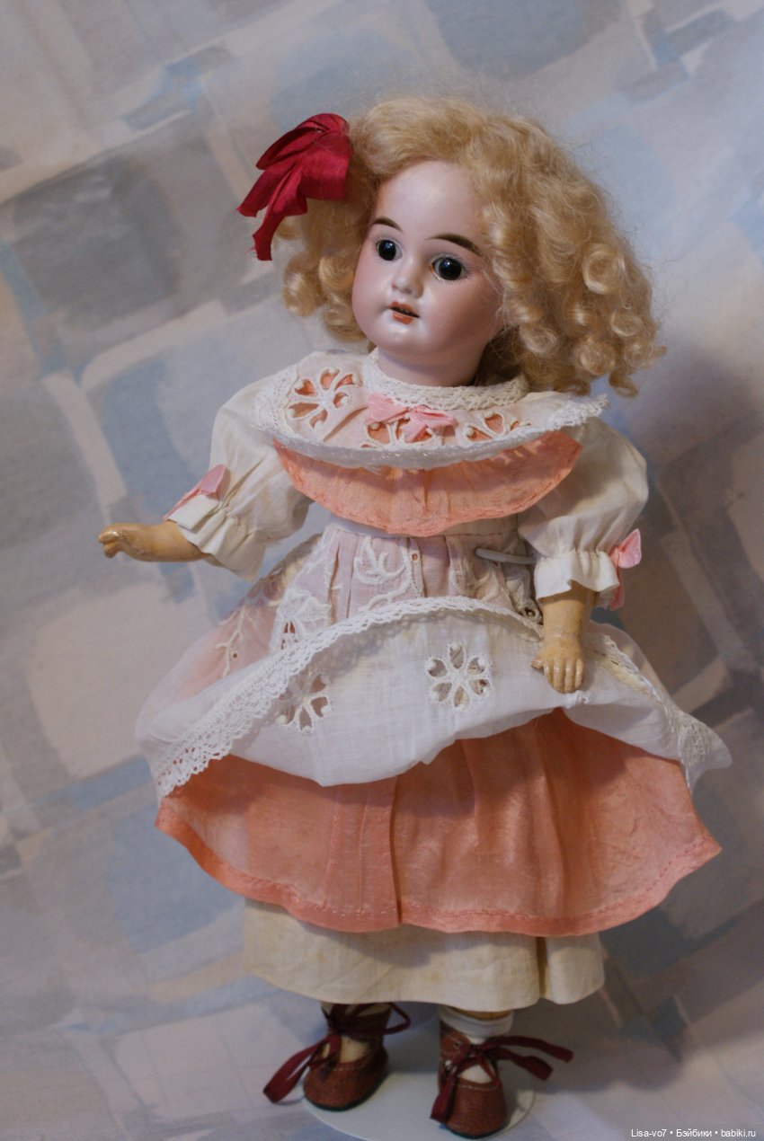 Что можно сделать, если антикварное кукольное платье восстановлению не подлежит