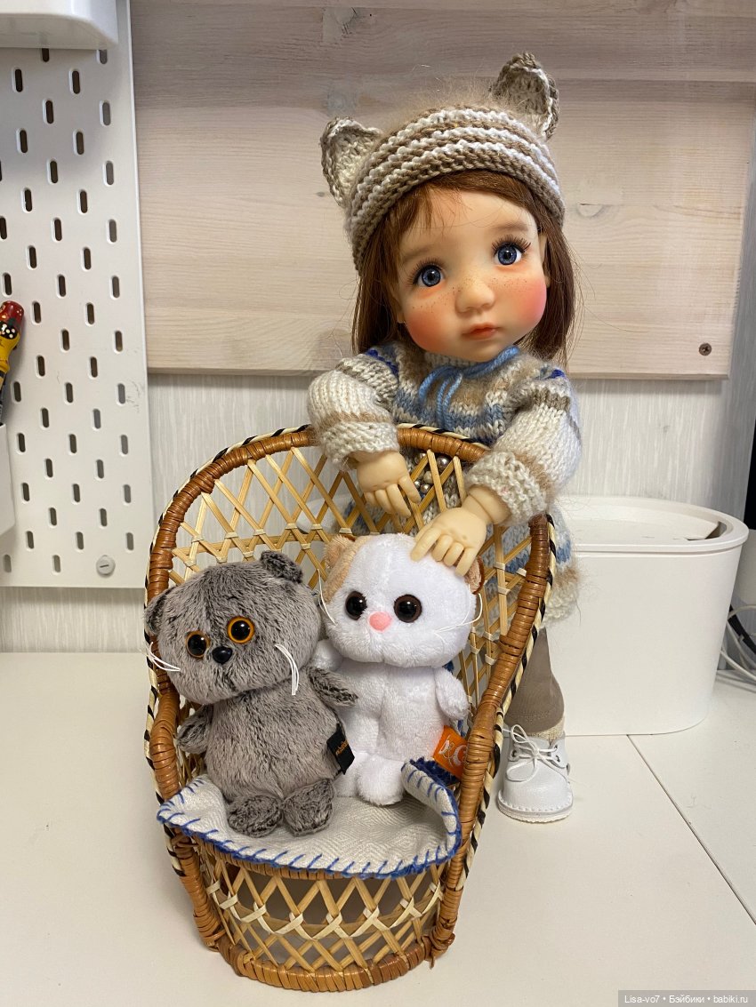 Три пушистых маленьких котенка (фото 2)