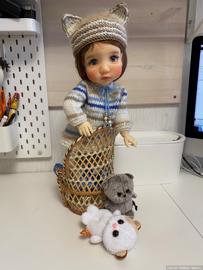 Три пушистых маленьких котенка (фото 5)