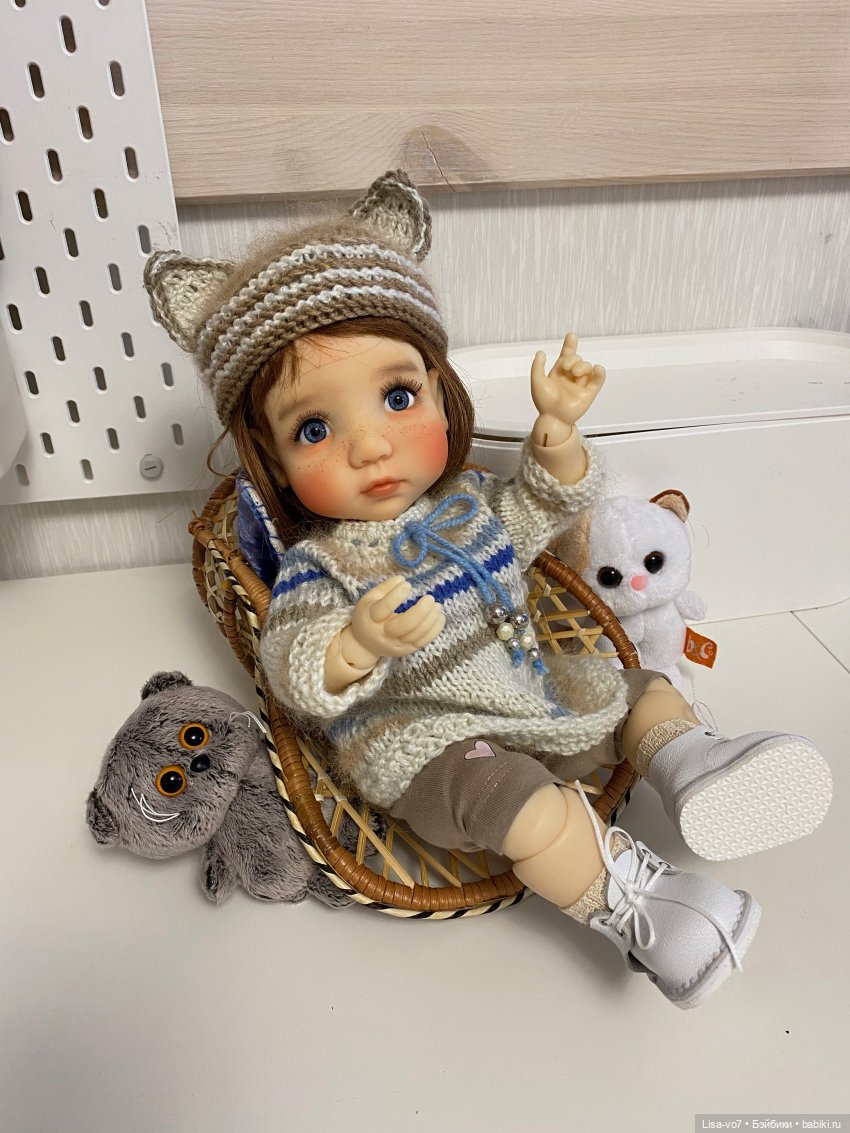 Три пушистых маленьких котенка (фото 8)