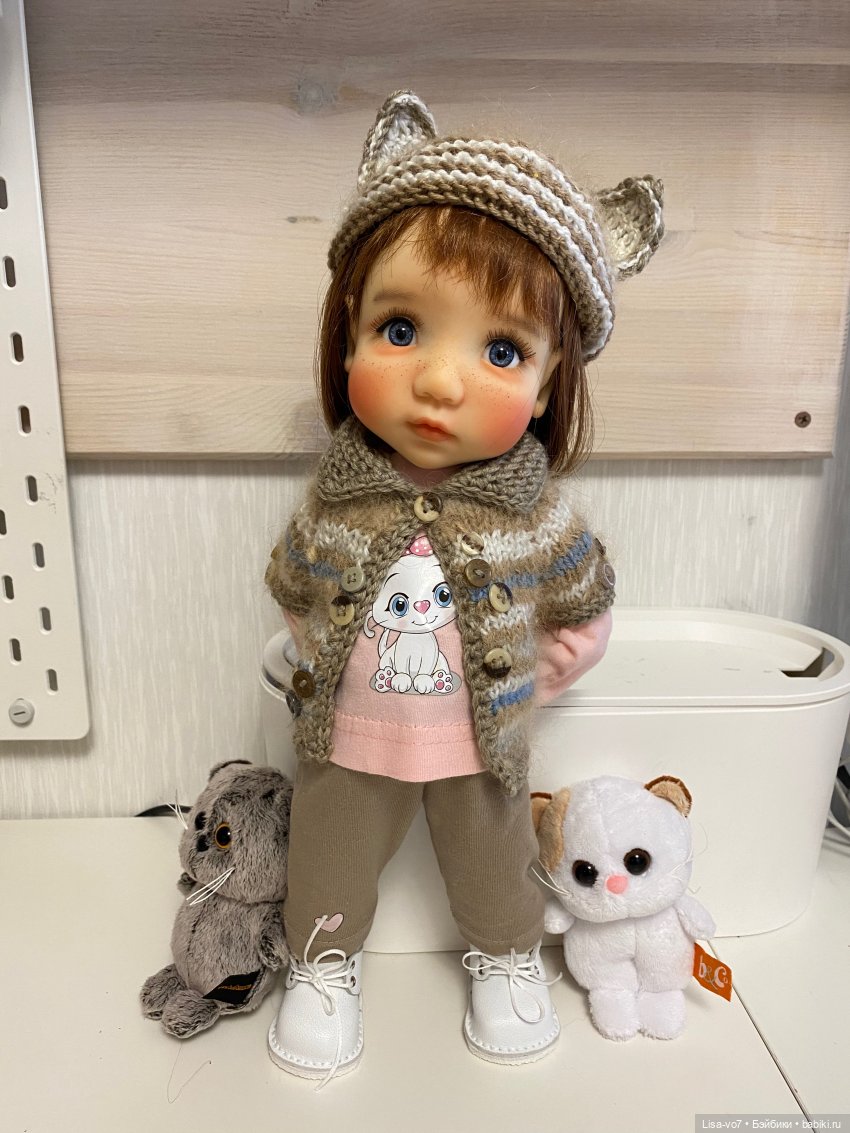 Три пушистых маленьких котенка (фото 10)