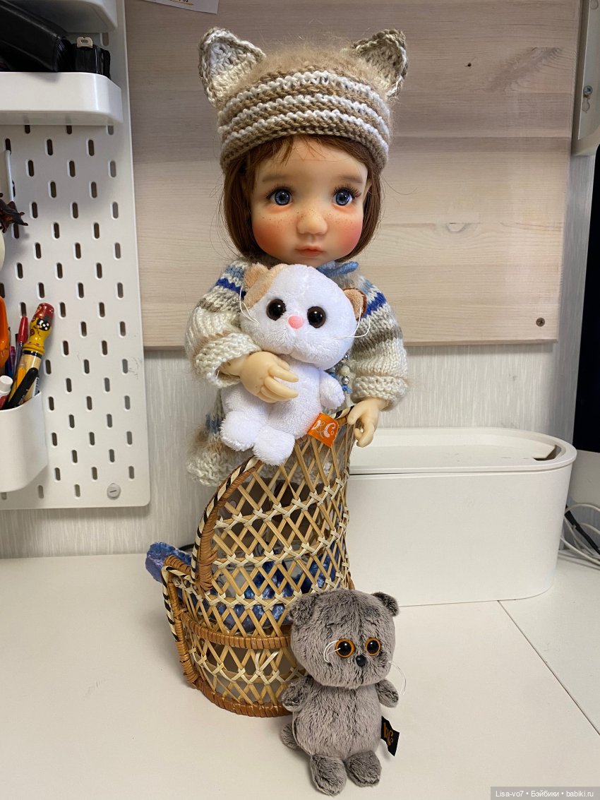 Три пушистых маленьких котенка (фото 6)