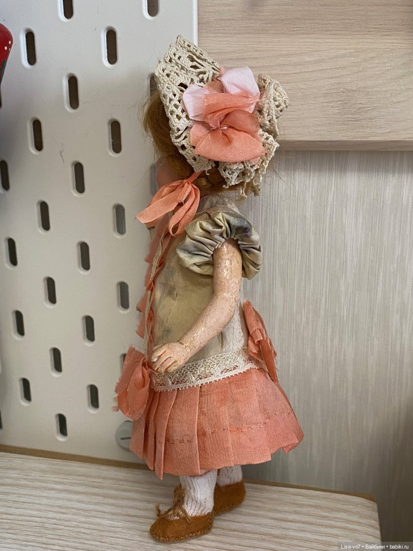 Выбросить или использовать? (Или из чего иногда получается платье для куклы) (фото 5)