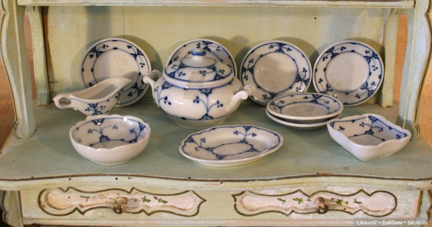 Антикварная кукольная посуда с "синим луком"