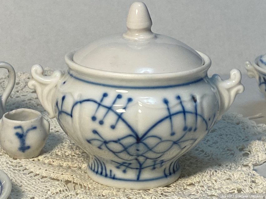 Антикварная кукольная посуда с "синим луком" (фото 10)