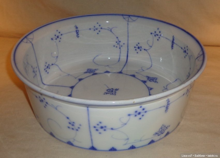 Антикварная кукольная посуда с "синим луком"