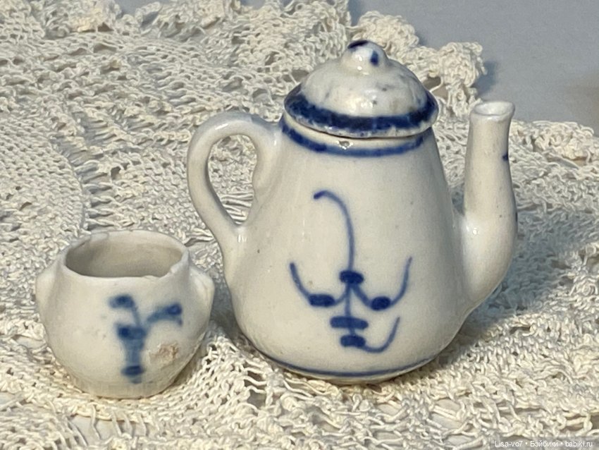 Антикварная кукольная посуда с "синим луком" (фото 9)