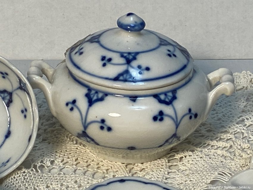 Антикварная кукольная посуда с "синим луком" (фото 4)