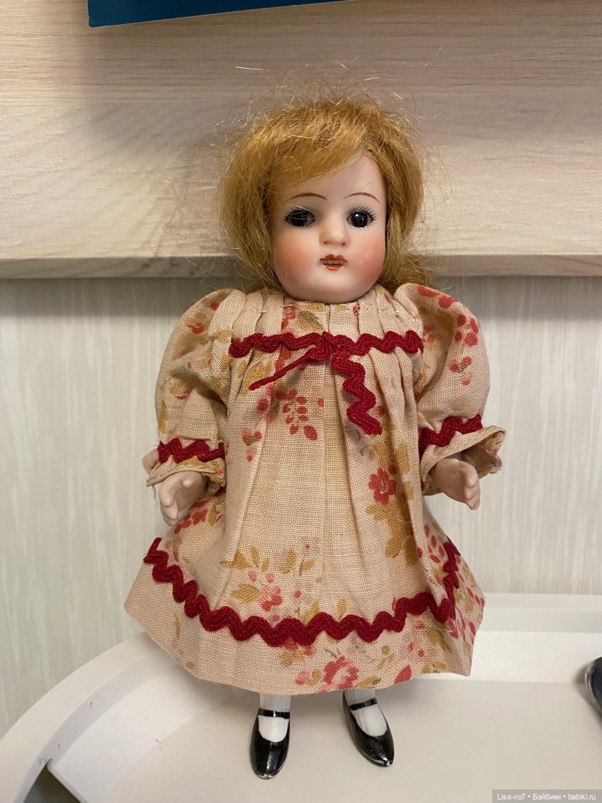 Девочка с лошадкой. Коробочка для антикварной куклы