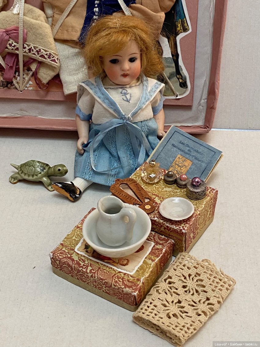 Девочка с лошадкой. Коробочка для антикварной куклы