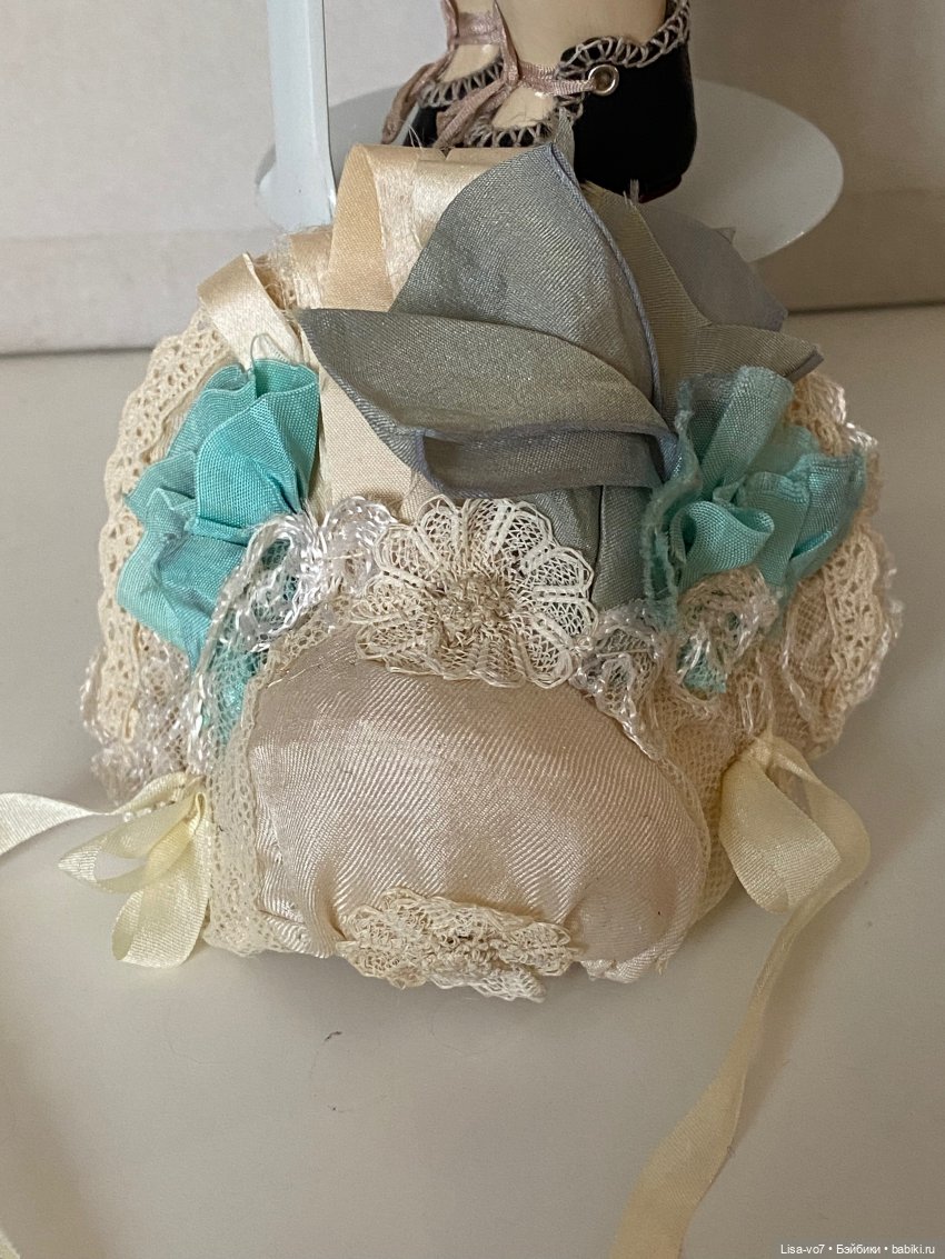 Бантик. Платье для антикварной куклы по образцу