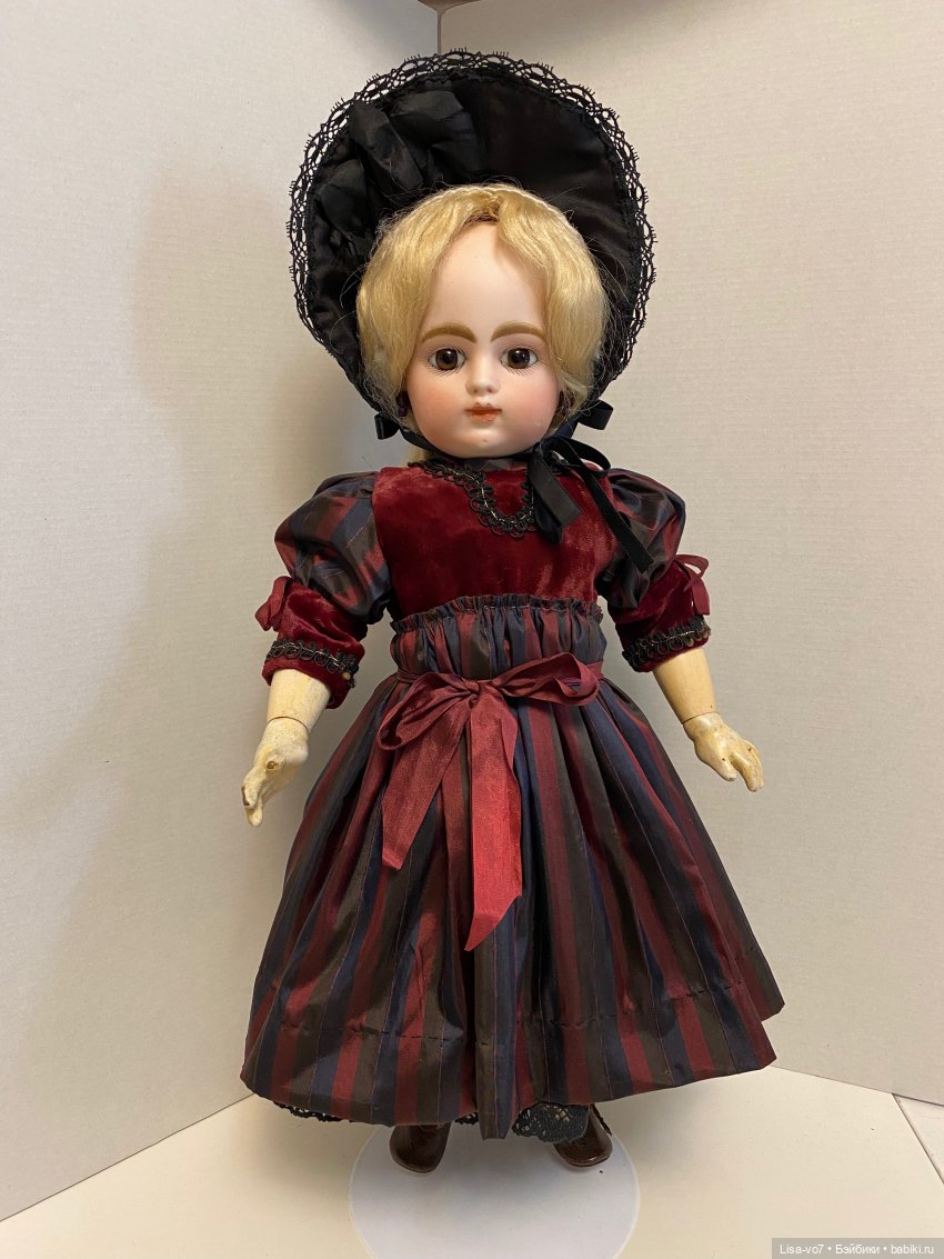 Черная шляпка — Редкие антикварные куклы и реплики: воск