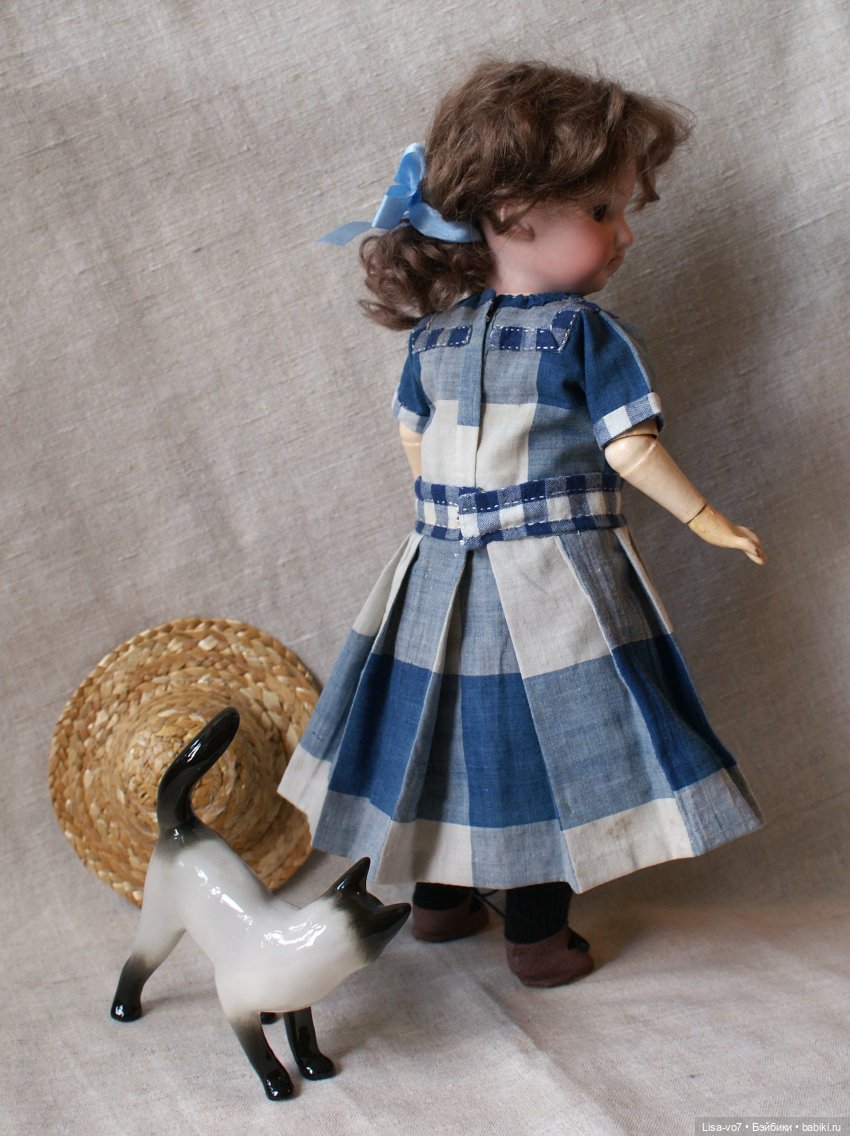 Крупная клетка для маленьких антикварных кукол (фото 3)