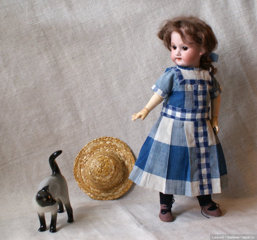 Крупная клетка для маленьких антикварных кукол (фото 2)