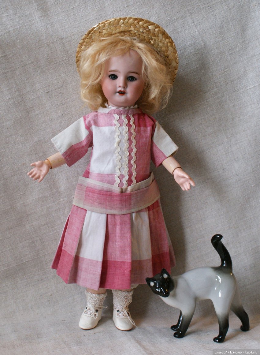 Крупная клетка для маленьких антикварных кукол (фото 6)