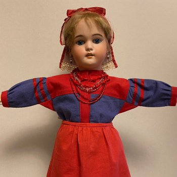 Кукольный костюм в русском стиле по антикварному примеру