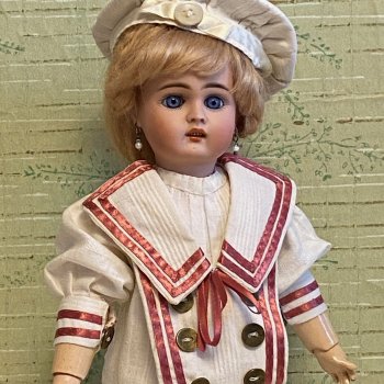 Пломбир с малиной