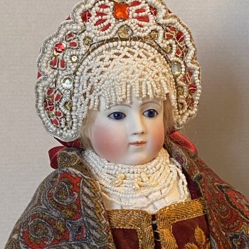 "...А во лбу звезда горит."