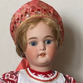 "Лютики-цветочки у меня в садочке..."