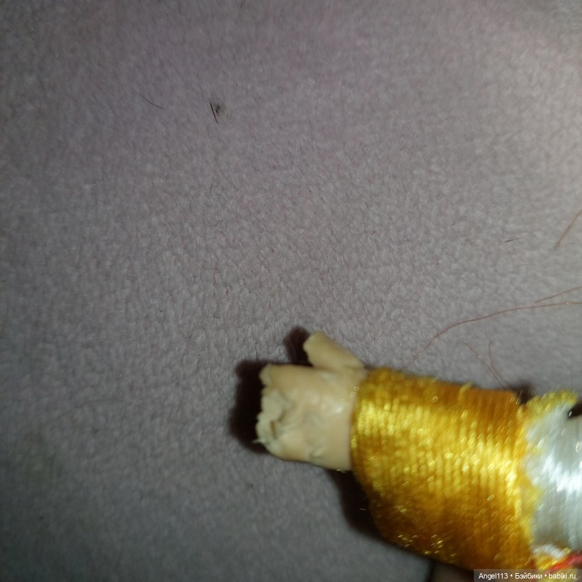 Дефект руки у Джесси из Истории игрушек (фото 2)