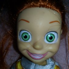 Дефект руки у Джесси из Истории игрушек