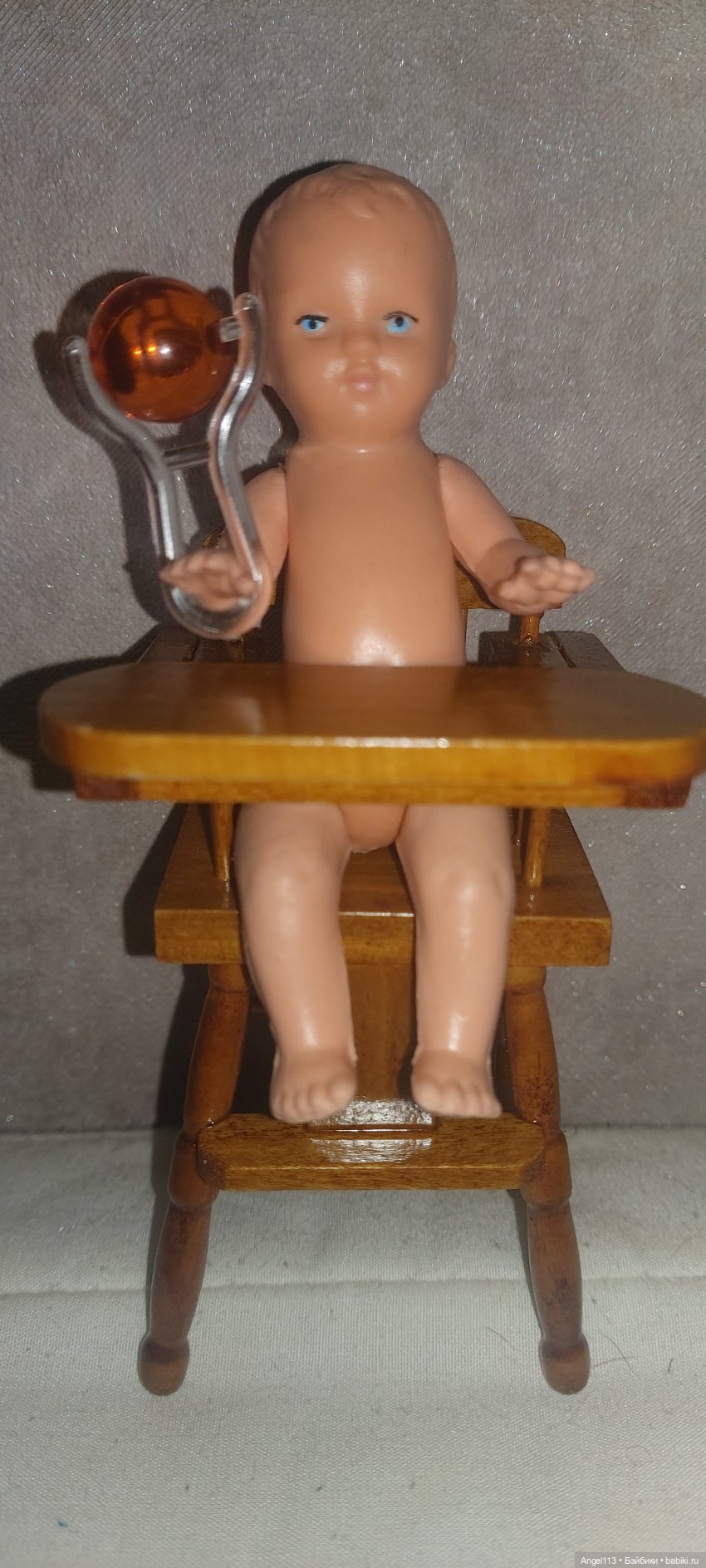 Стульчик для кукол 7-9 см из Китая (фото 7)