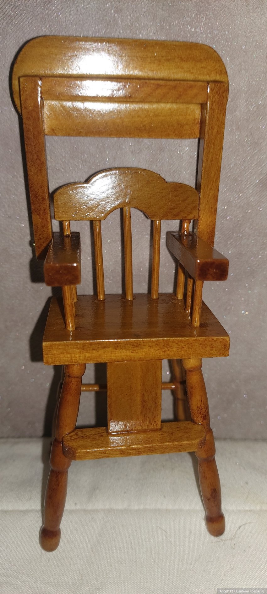 Стульчик для кукол 7-9 см из Китая (фото 3)