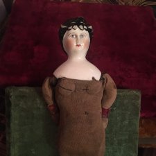 Фарфоровая барышня неизвестного происхождения