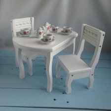 Стол со стульями