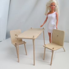 Стол и стулья