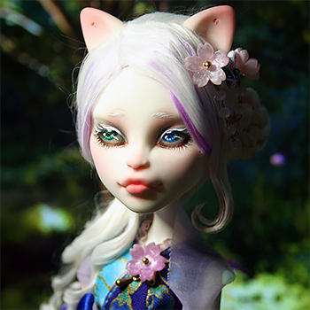 «Словно цветок, распустившийся в лучах лунного света»🌺💙