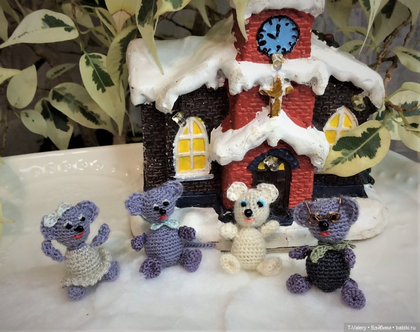 Как белый мышонок Мишка стал почетным полярным медведем