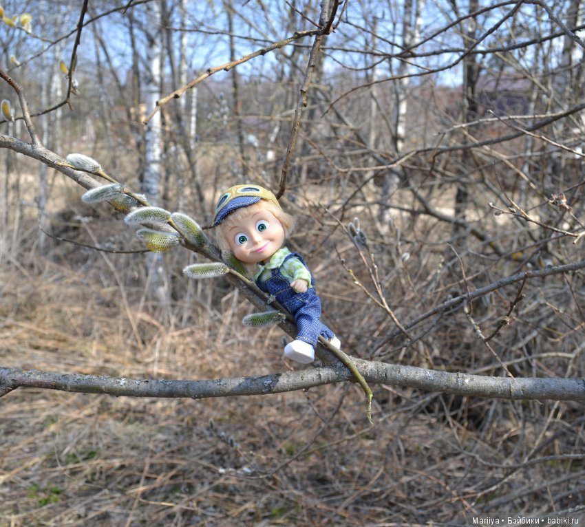 Машка на прогулке — Куклы Маша и Медведь (Simba): Маша в кармашке (фото 3)