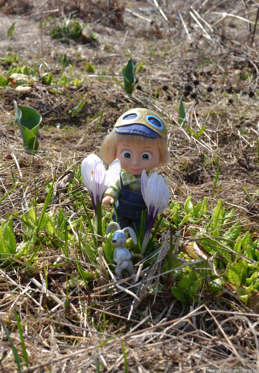 Машка на прогулке — Куклы Маша и Медведь (Simba): Маша в кармашке (фото 9)