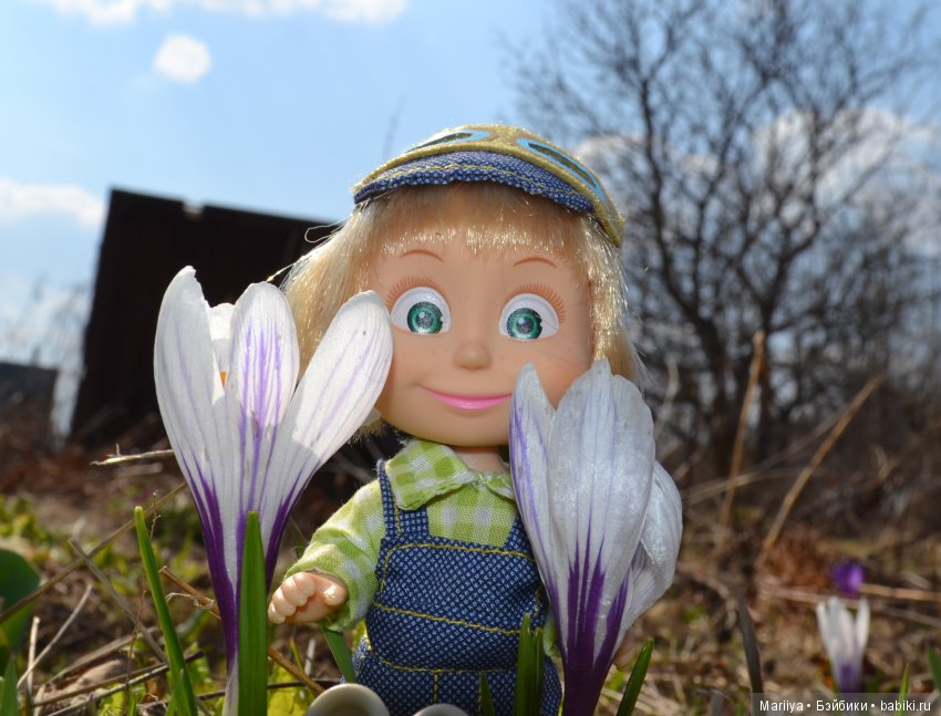 Машка на прогулке — Куклы Маша и Медведь (Simba): Маша в кармашке (фото 8)