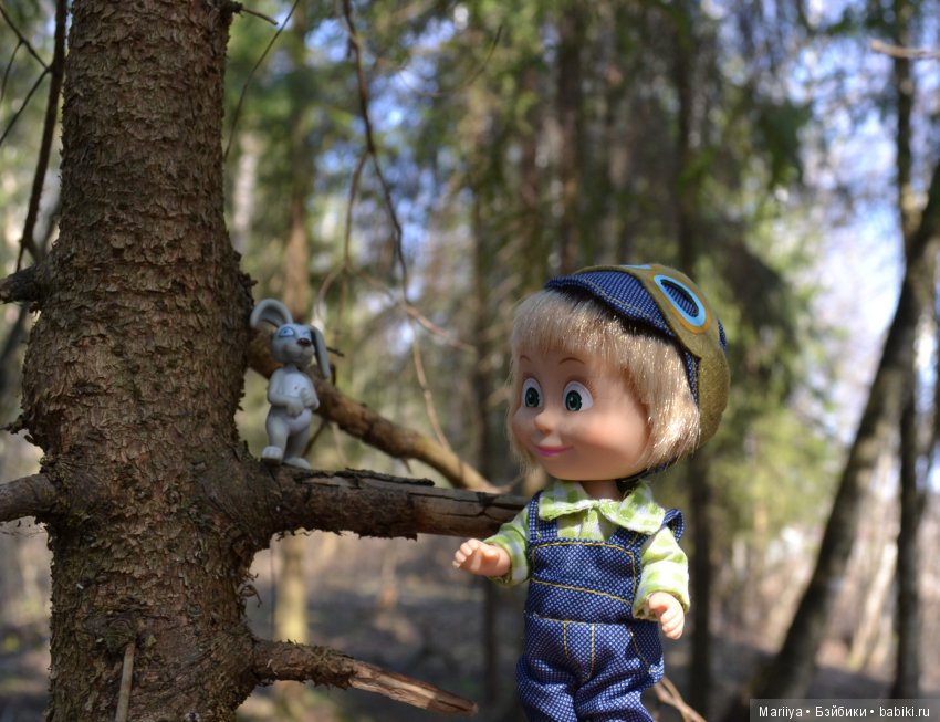 Машка на прогулке — Куклы Маша и Медведь (Simba): Маша в кармашке (фото 6)