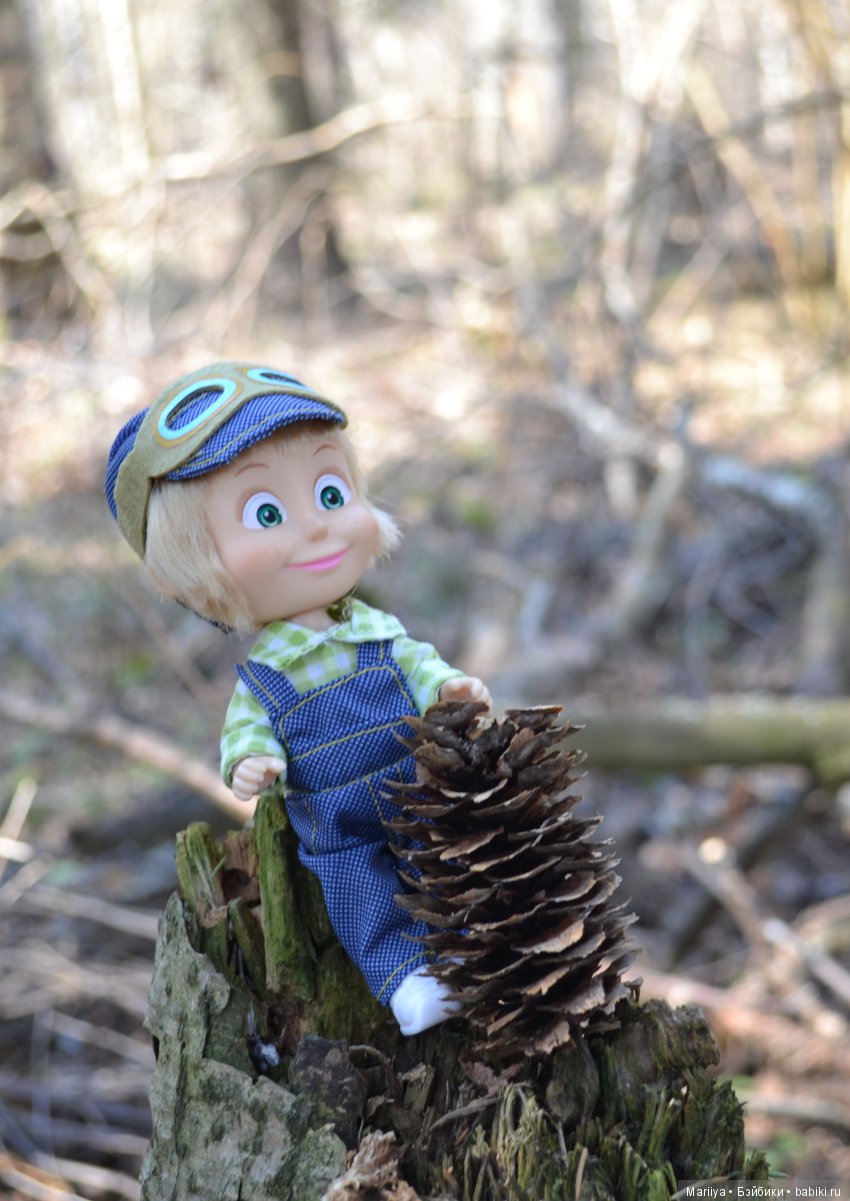 Машка на прогулке — Куклы Маша и Медведь (Simba): Маша в кармашке (фото 5)