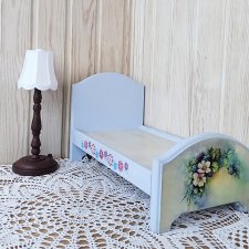 Кроватка для куклы высотой до 33 см