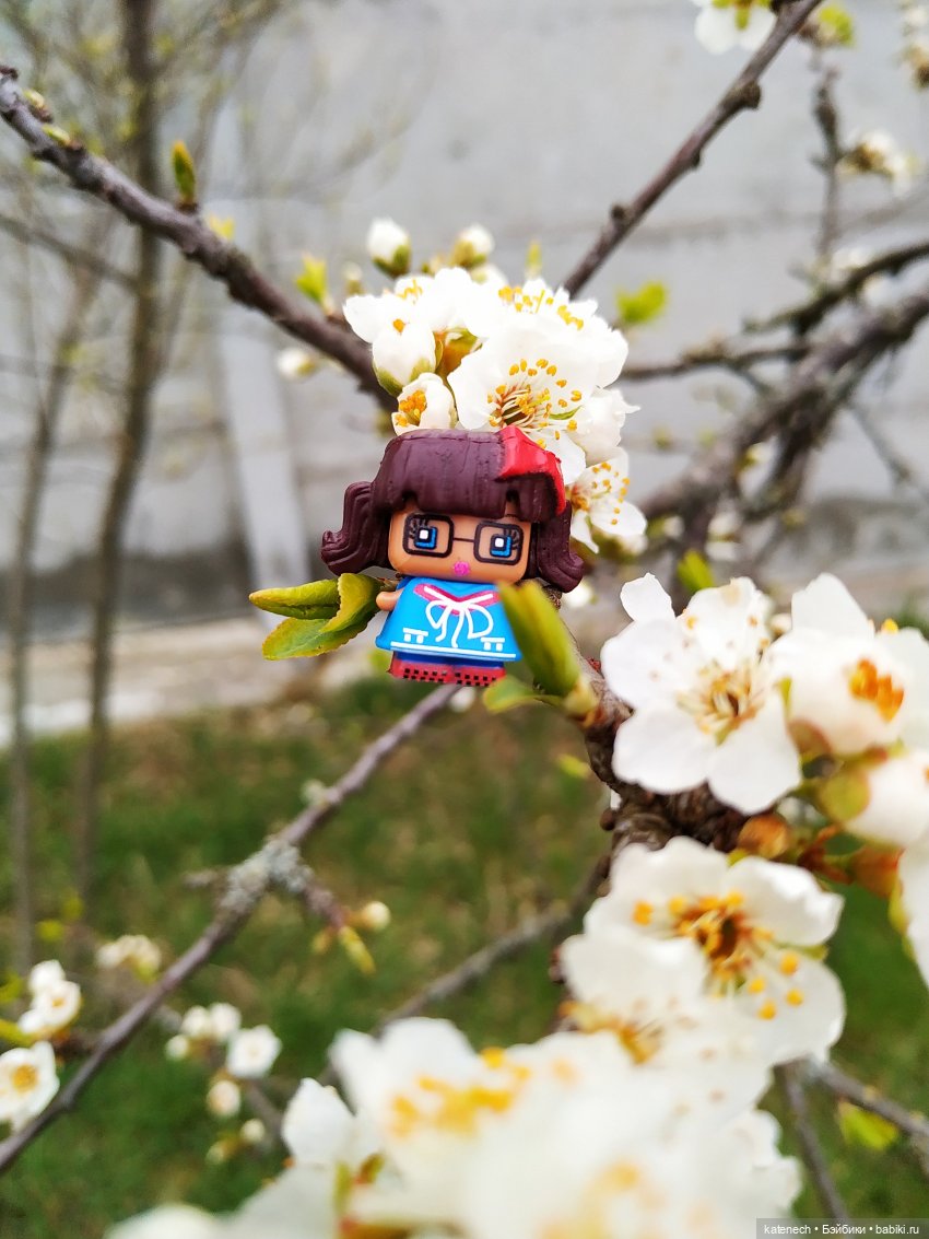 Найди куклу в цветах (просто для поднятия настроения) (фото 8)