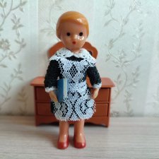 Галя идет в школу