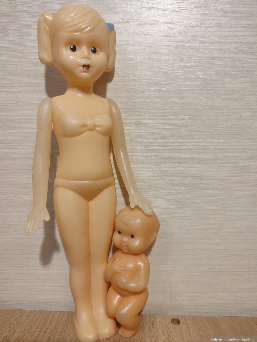Ростовская куколка в купальнике (фото 3)