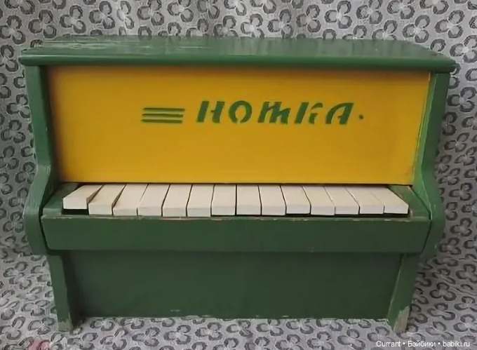 Пианино и рояль СССР — Игрушки СССР и советского детства: резиновые (фото 10)