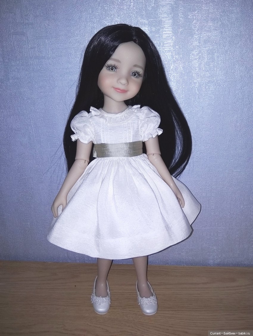 Сара от Ruby Red. Подбираем образ