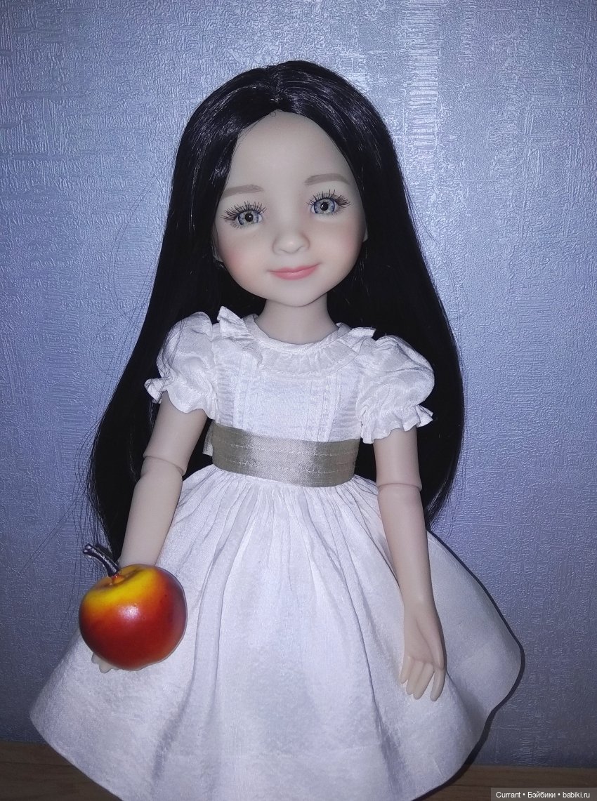 Сара от Ruby Red. Подбираем образ