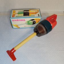 Пылесос Пчелка СССР кукольный 1988 год