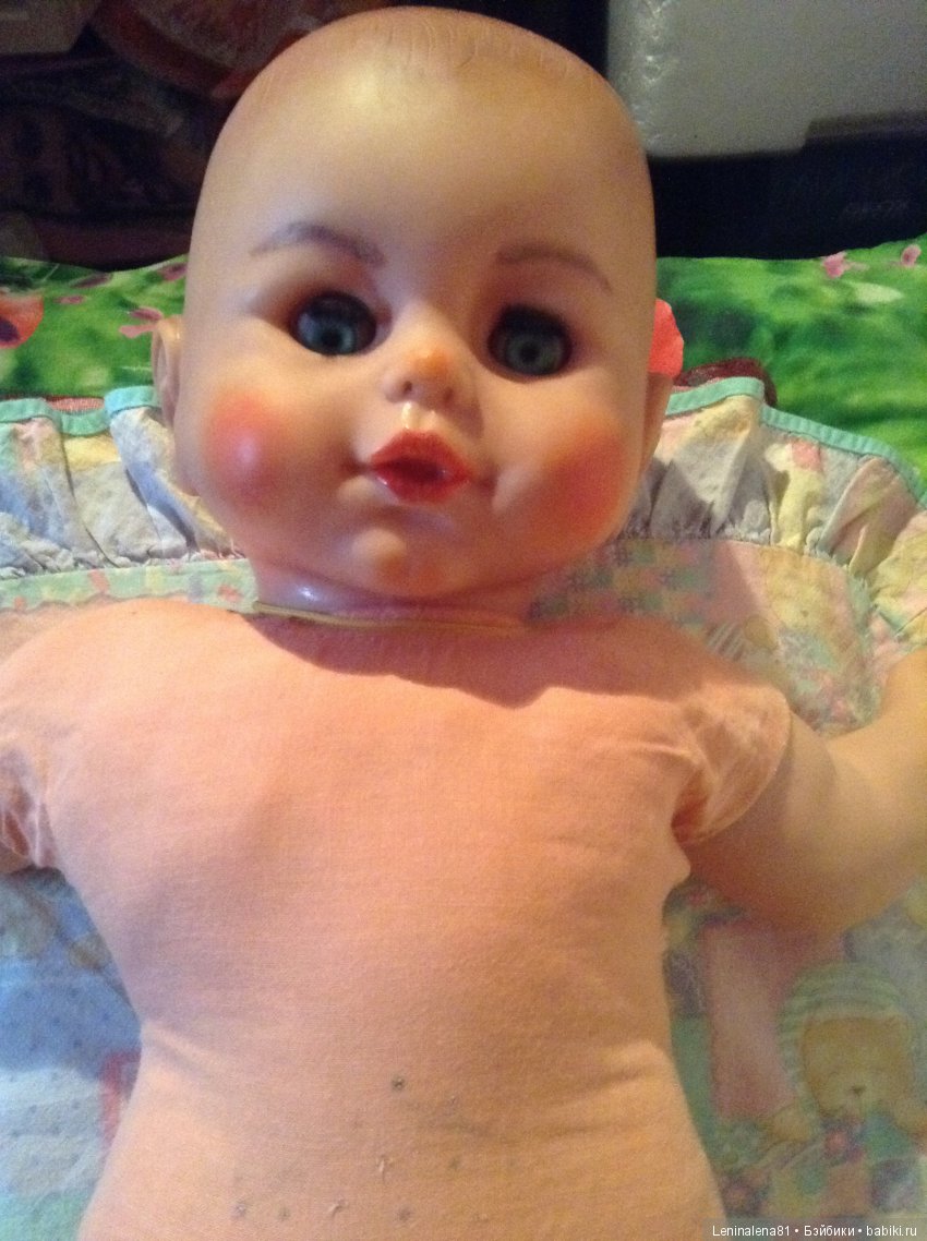 Чем вывести пятна от акриловой вьевшейся красной краски на виниле?с лица пупсика гдр Нужен совет